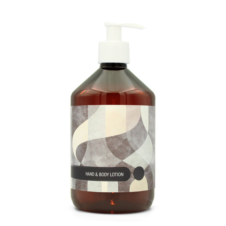 BY MONO plniteľná fľaštička „Abstract“ – mlieko na ruky a telo, 500 ml, biela pumpička