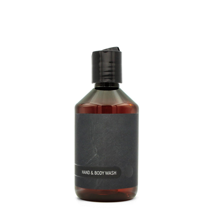BY MONO plniteľná fľaštička „Black Slate“ – umývací gél na ruky a telo, 250 ml, čierny disc-top uzáver