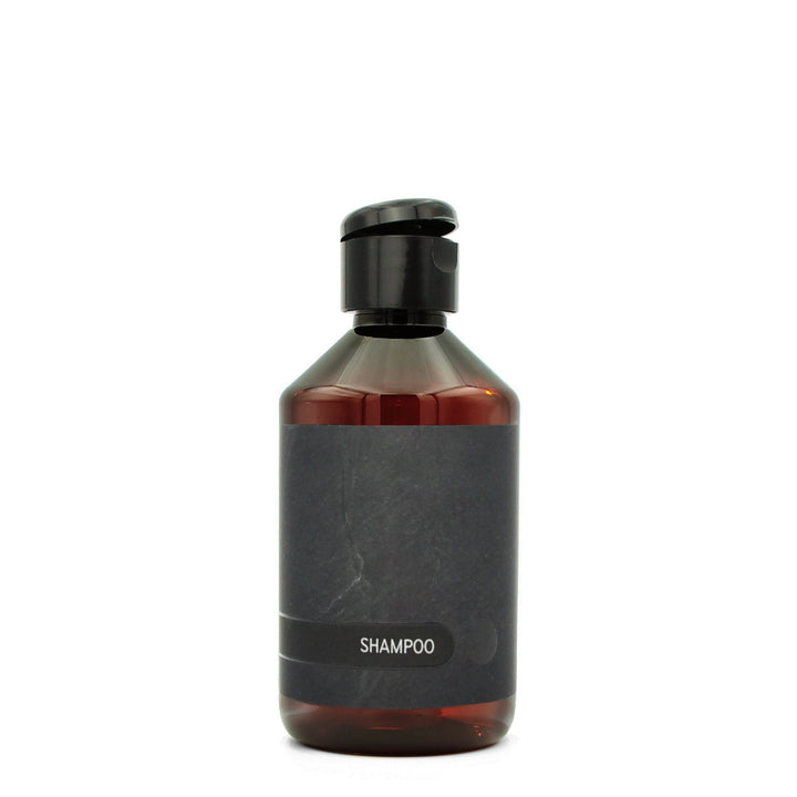 BY MONO plniteľná fľaštička „Black Slate“ – šampón, 250 ml, čierny flip-top uzáver