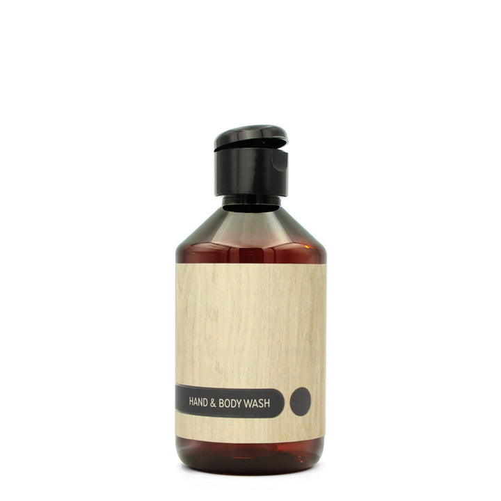 BY MONO plniteľná fľaštička „Oak“ – umývací gél na ruky a telo, 250 ml, čierny flip-top uzáver
