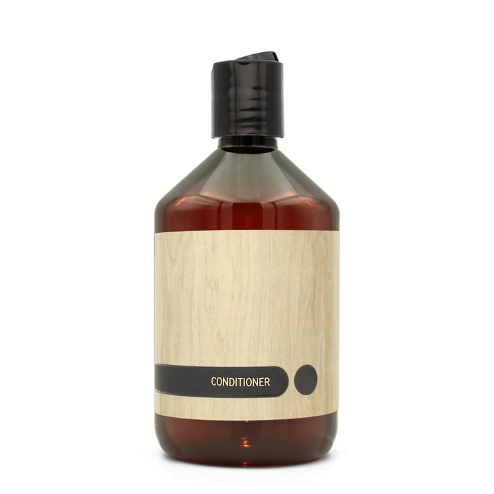 BY MONO plniteľná fľaštička „Oak“ – kondicionér, 500 ml, čierny disc-top uzáver