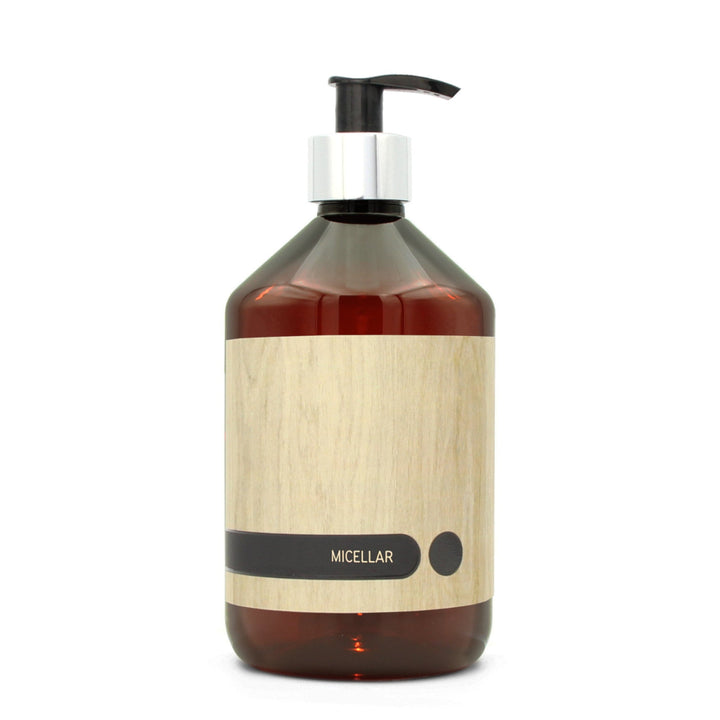 BY MONO plniteľná fľaštička „Oak“ – micelárna voda, 500 ml, strieborná pumpička