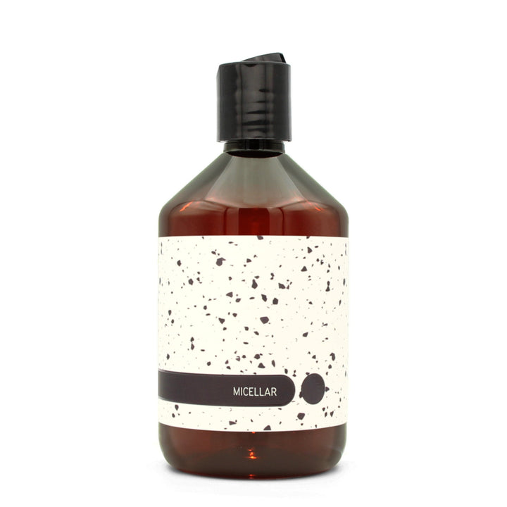 BY MONO plniteľná fľaštička „Terrazzo“ – micelárna voda, 500 ml, čierny disc-top uzáver